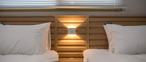 Family Room for 3 persons | Down duvets, pillow-top beds, desk, laptop workspace