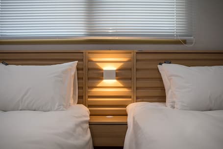 Cubrecamas, colchones con pillow-top y escritorio