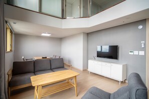 Suite Queen Room on the top floor | Down comforters, pillowtop beds, desk, laptop workspace