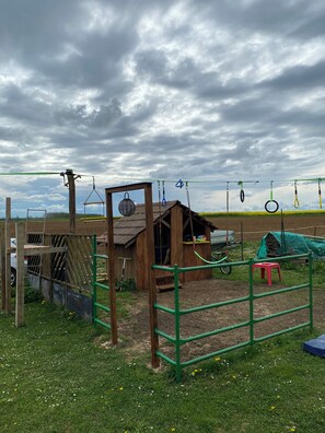 Children’s area - Gîte, country studio l'entrenous  (Charmes)
