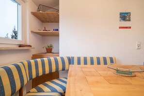 Dining - Attic Apartment "Tasoli" with Mountain View & Balcony (Lindau)