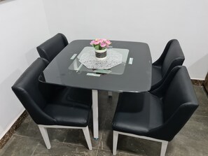 Dining - PREMIER 2Bed, 3Bath Aprt at Adenta.Wifi,Clean.Safe (Greater Accra Region)