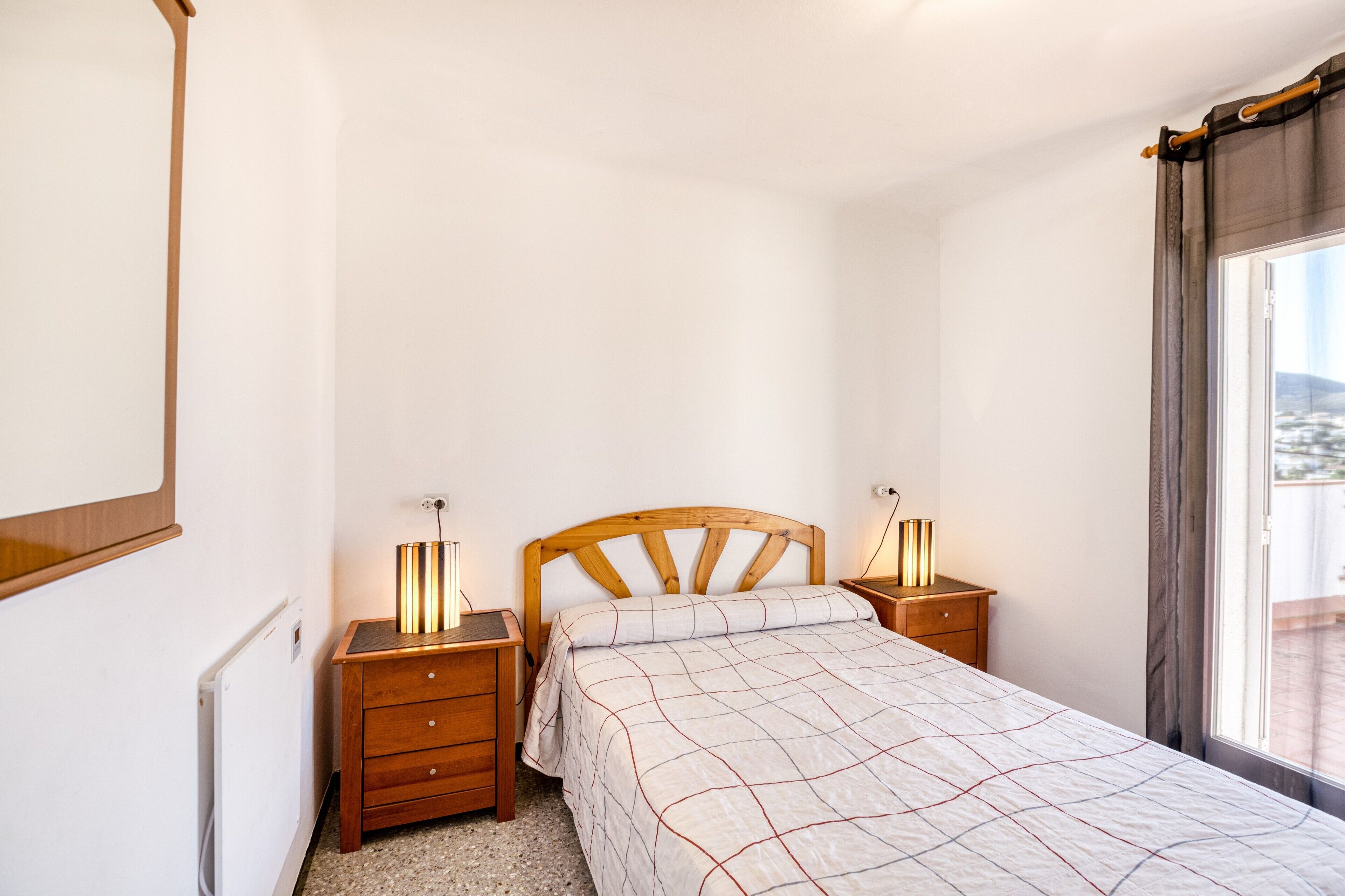 1 makuuhuone, silitysrauta/-lauta, vuodevaatteet