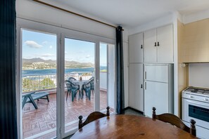 Interior - Apartment "Ático Vistas Llançà" Near Beach with Sea View & Terrace (LLANÇÀ)