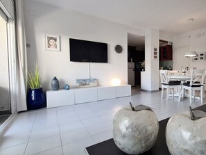 Dining - Apartment Mar Dor Pool View 030 with Terrace, Shared Pool & Wi-Fi (L'Estartit)