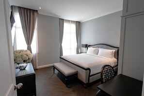 3 多间卧室、办公桌、免费 WiFi、床单