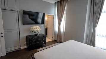 3 makuuhuonetta, työpöytä, ilmainen Wi-Fi, vuodevaatteet