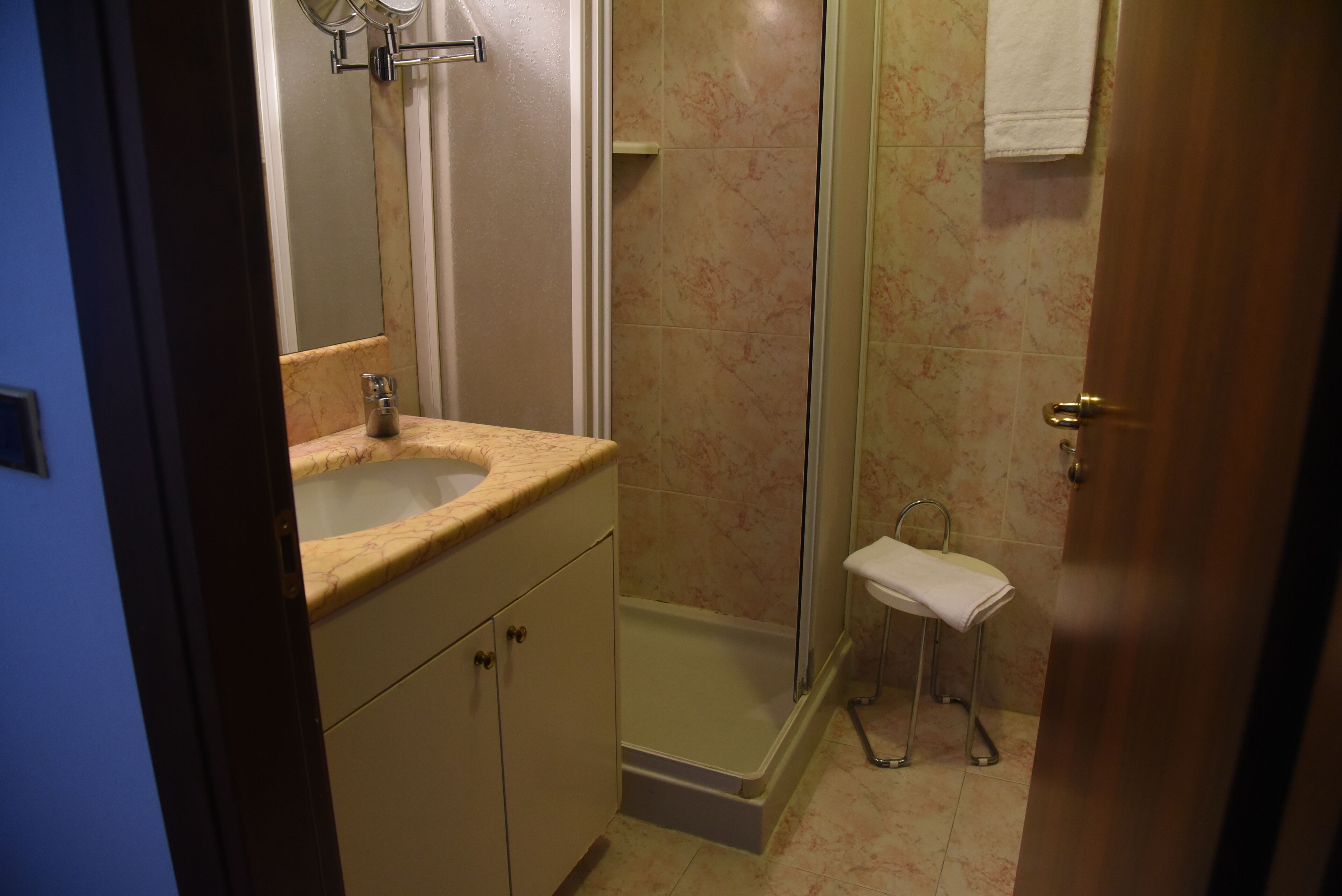 classic double room | bathroom | hair dryer, bidet, towels