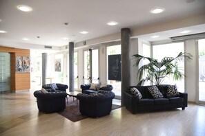 Lobby sitting area - Hotel Duca d'Aosta (Mogliano Veneto)