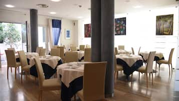 Desayuno buffet incluido todos los días