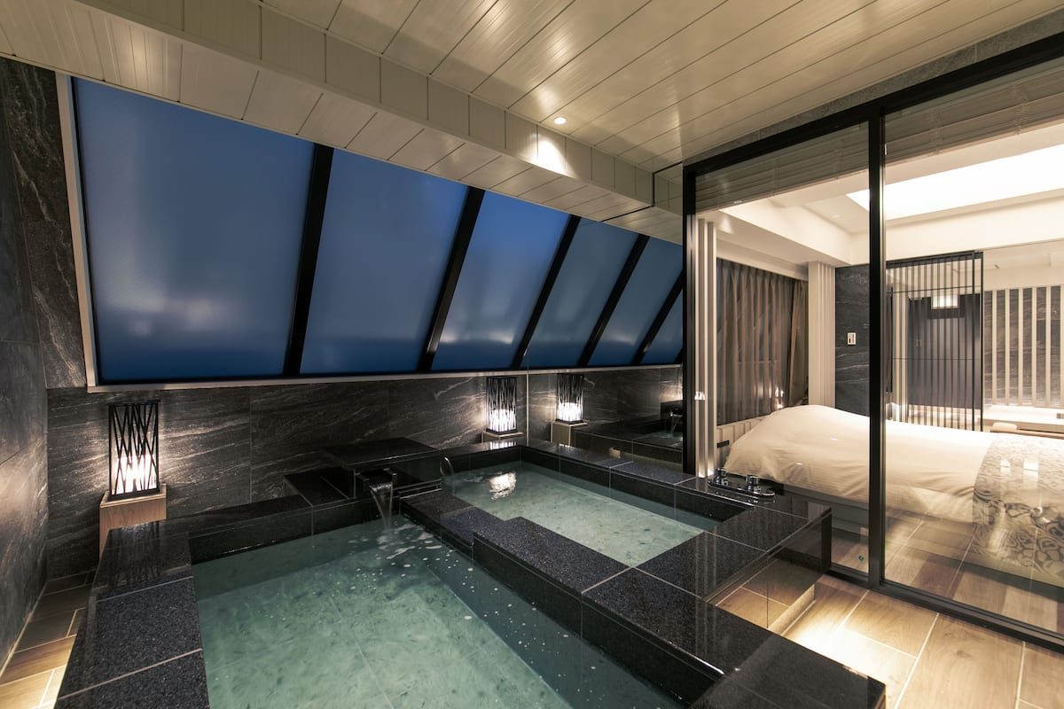 Royal Double Room, 1 King Bed, Refrigerator & Microwave | Free WiFi, bed sheets