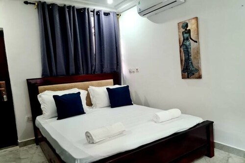  EXCELLENT 3Bed, 3Bath Aprt @Adenta.Wifi, Netlix