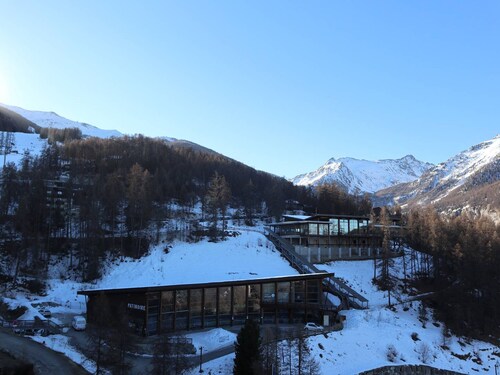 Studio 4 ppl, balcony, slopes, shops, pets allowed