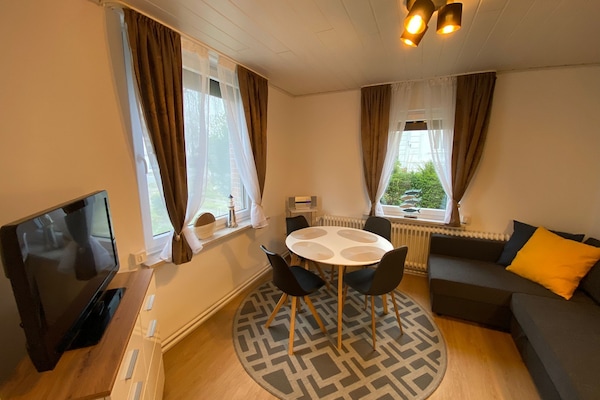 Wohnzimmer mit Schlafcouch