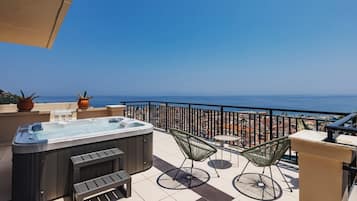 Comfort Villa | Terrace/patio