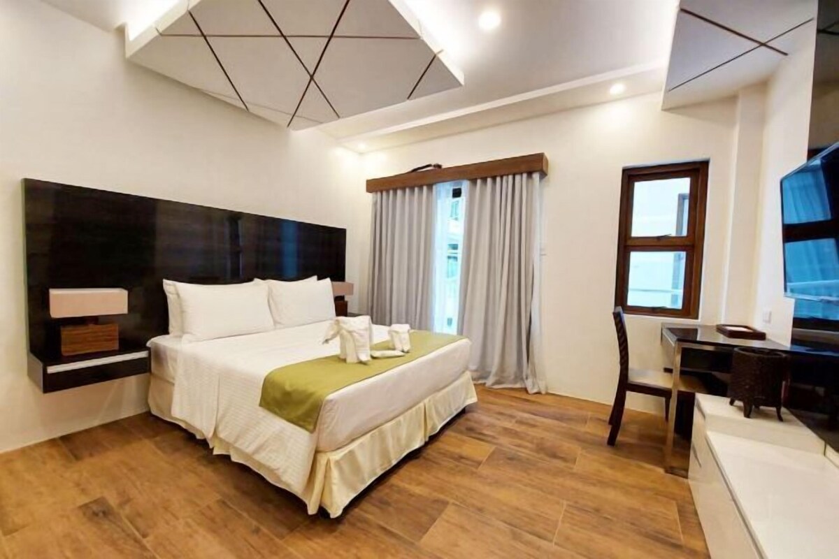 In-room safe, desk, free WiFi, bed sheets