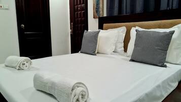 3 habitaciones, tabla de planchar con plancha y wifi gratis