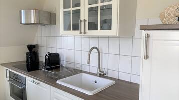 Kühlschrank, Ofen, Herdplatte, Geschirrspüler