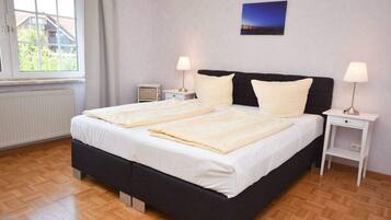 3 bedrooms, travel crib, free WiFi