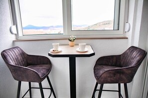 Dining - Fairy Tale 1 BDR Apartment in City Center (Žabljak)