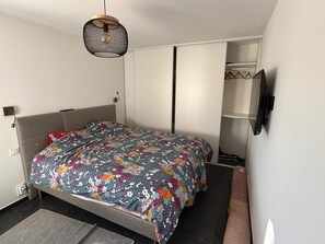 2 habitaciones, tabla de planchar con plancha y wifi gratis