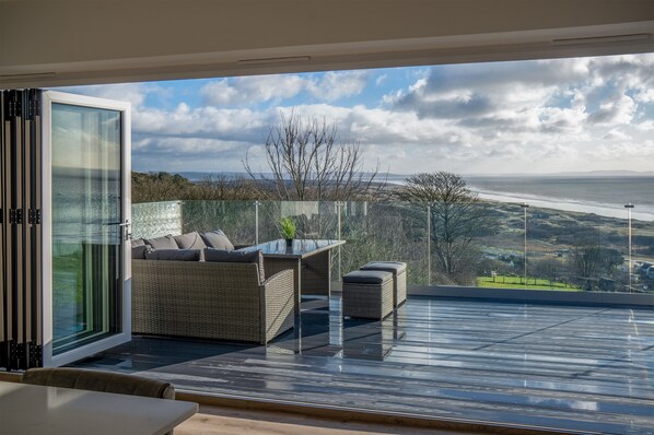 Exterior - Sunrise - 5 Bedroom Home - Pendine (Carmarthen)