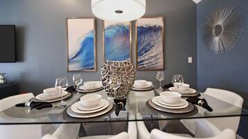 Townhome, 3 Bedrooms | Dining