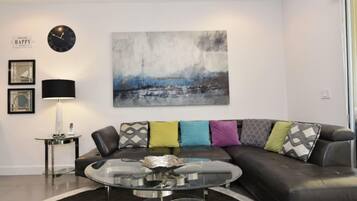 Townhome, 3 Bedrooms | Living room