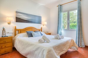 3 makuuhuonetta, silitysrauta/-lauta, vauvan matkasänky, ilmainen Wi-Fi