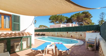 Oliver, Villa mit Pool und Klimaanlage!