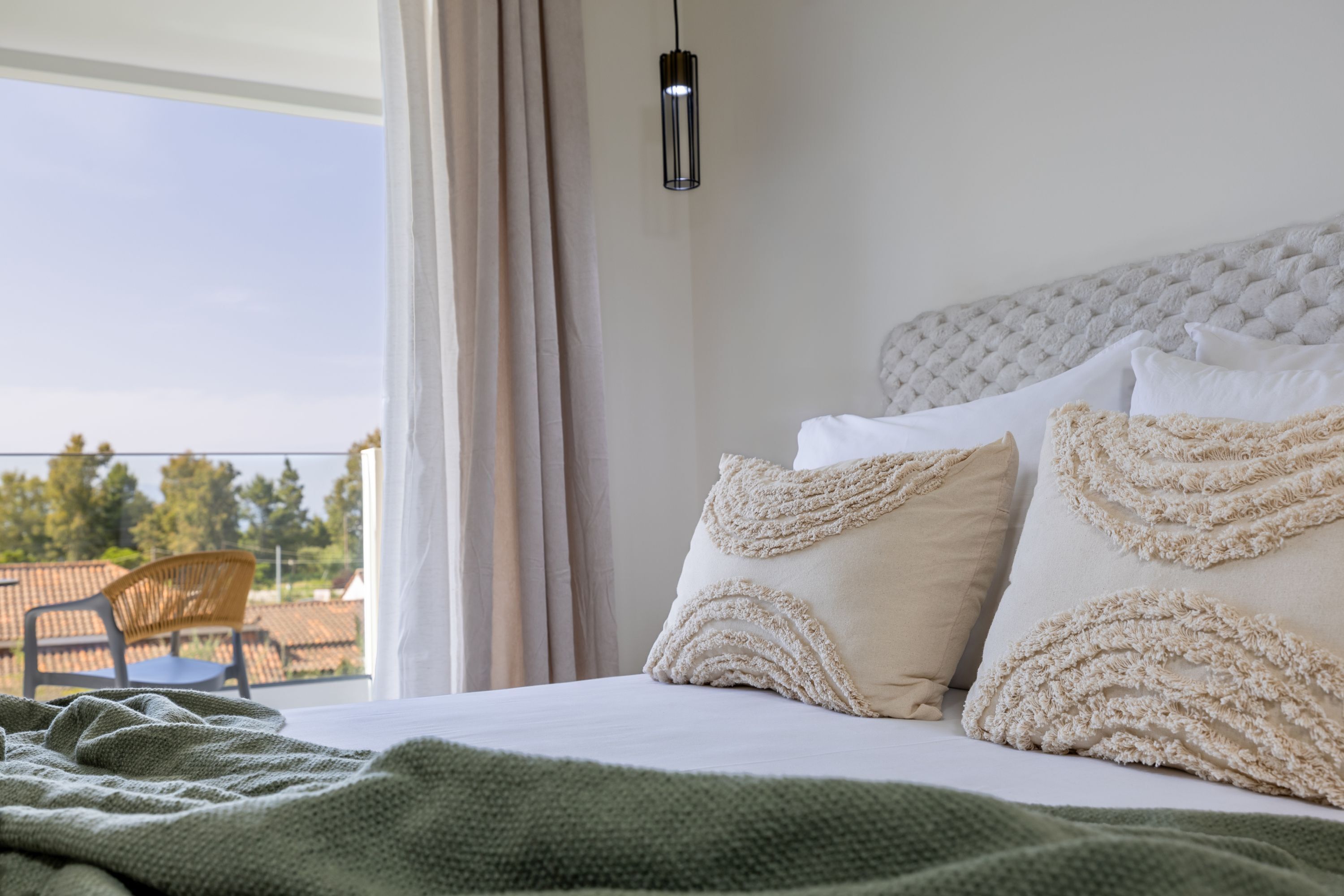 Basic Studio, Mountain View | In-room safe, WiFi (free), bed sheets