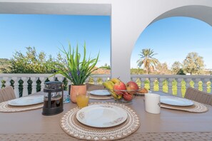 Coffres-forts dans les chambres, Wi-Fi gratuit, draps fournis