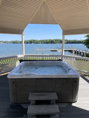 Terrace/patio - 270" gorgeous view of Lake Norman with Boat Ramp and Sand Volleyball Court (Denver)