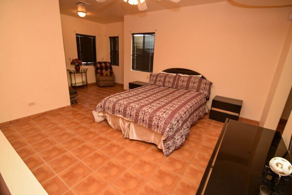 3 bedrooms, free WiFi, bed sheets