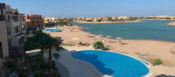 Boulevard Apartment Hotel