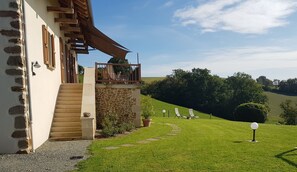 Property grounds - Gîte Cocooning, nature at your feet! **** L'Oustal d'André Cantal  (leynhac)