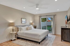 3 bedrooms, desk, iron/ironing board, travel cot - Slice Of Paradise, Remodel w/ FREE Heated Pool (Phoenix)