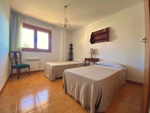 4 chambres, bureau, lit parapluie, Wi-Fi