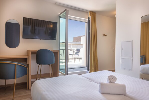 Twin studio with terrace | Biancheria da letto di alta qualità, con stile personalizzato