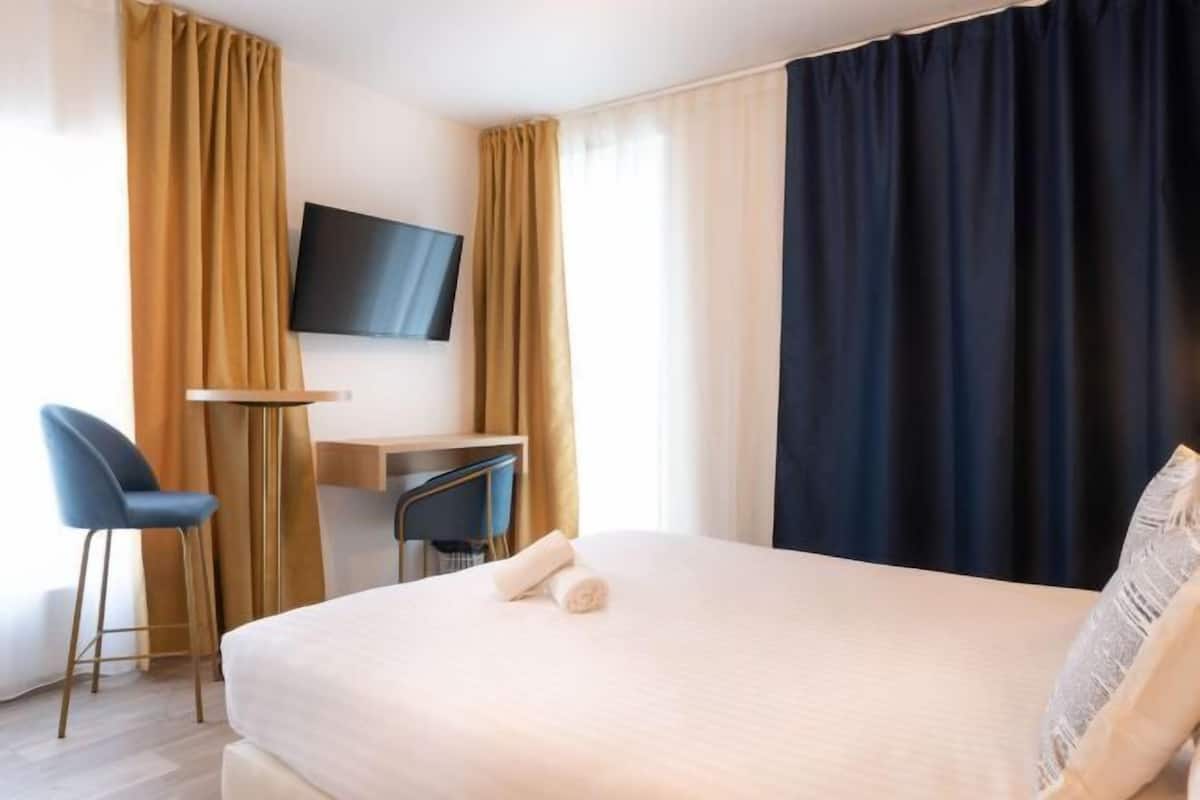 1 chambre, literie de qualité supérieure, décoration personnalisée