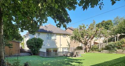 Stylish, spacious 4 bedroom, 3.5 bathroom entire detached home with large garden