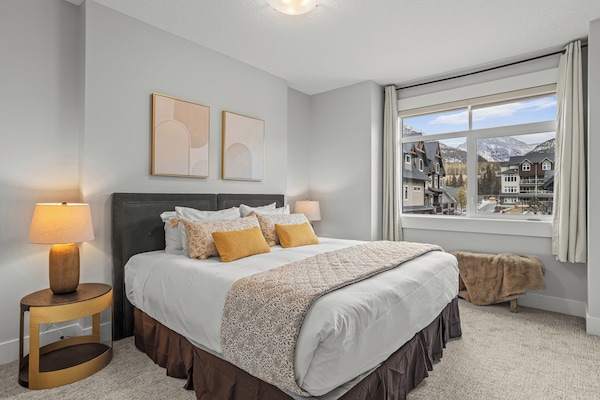 2nd floor; normally set up as king size bed with ensuite full bathroom; this bed