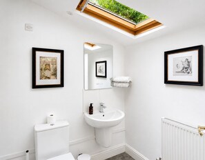 Bathroom - The Park Hotel, Sure Hotel Collection by Best Western (Diss)