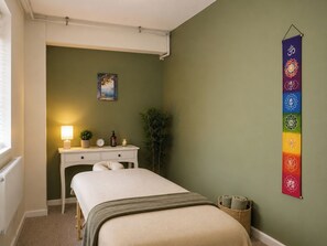 A room with a bed, a desk, a wall-mounted tapestry, and a window. - The Park Hotel, Sure Hotel Collection by Best Western (Diss)