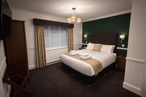 Junior-sviitti, 1 suuri parisänky, tupakointi kielletty | Tallelokero huoneessa, yksilöllisesti sisustettu