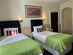 Tallelokero huoneessa, yksilöllisesti sisustettu