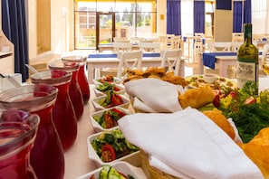 Free daily buffet breakfast