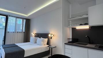 Deluxe Semi-Basement Room | 1 chambre, matelas mémoire de forme, coffres-forts dans les chambres