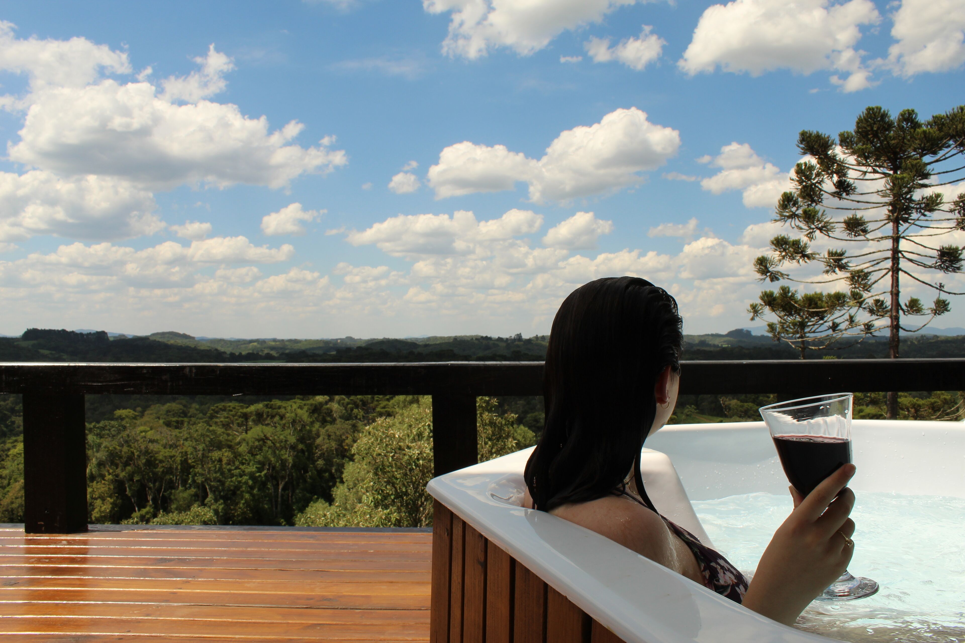Outdoor spa tub