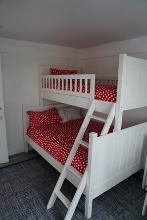 4 chambres, bureau, Wi-Fi gratuit, draps fournis